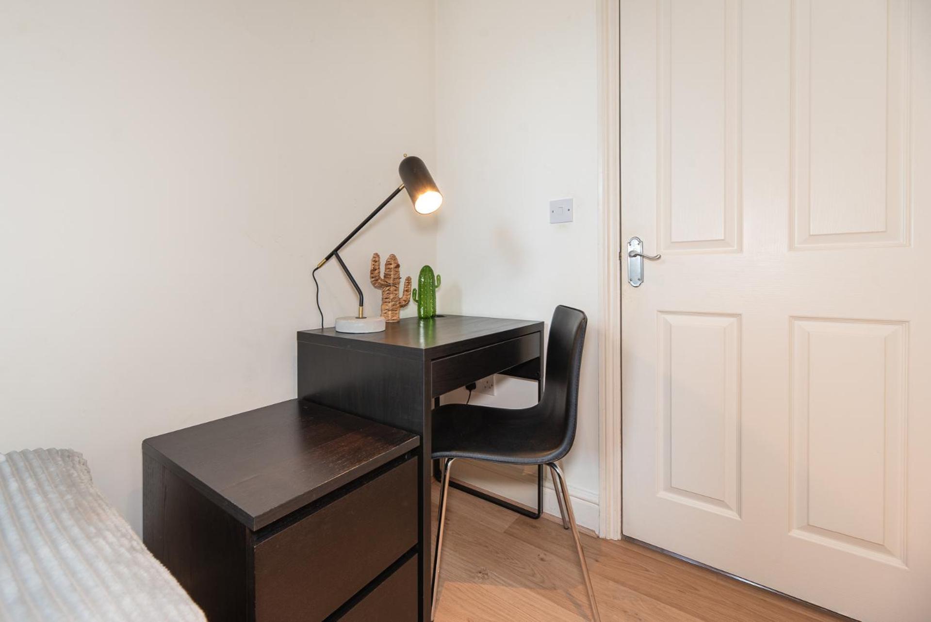 Apartment 2-bedroom Flat In Embankment A Short Walk Away To Trafalgar Square Near Big Ben, Eye
