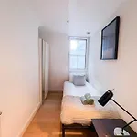 2-Bedroom Flat In Embankment A Short Walk Away To Trafalgar Square Near Big Ben, London Eye