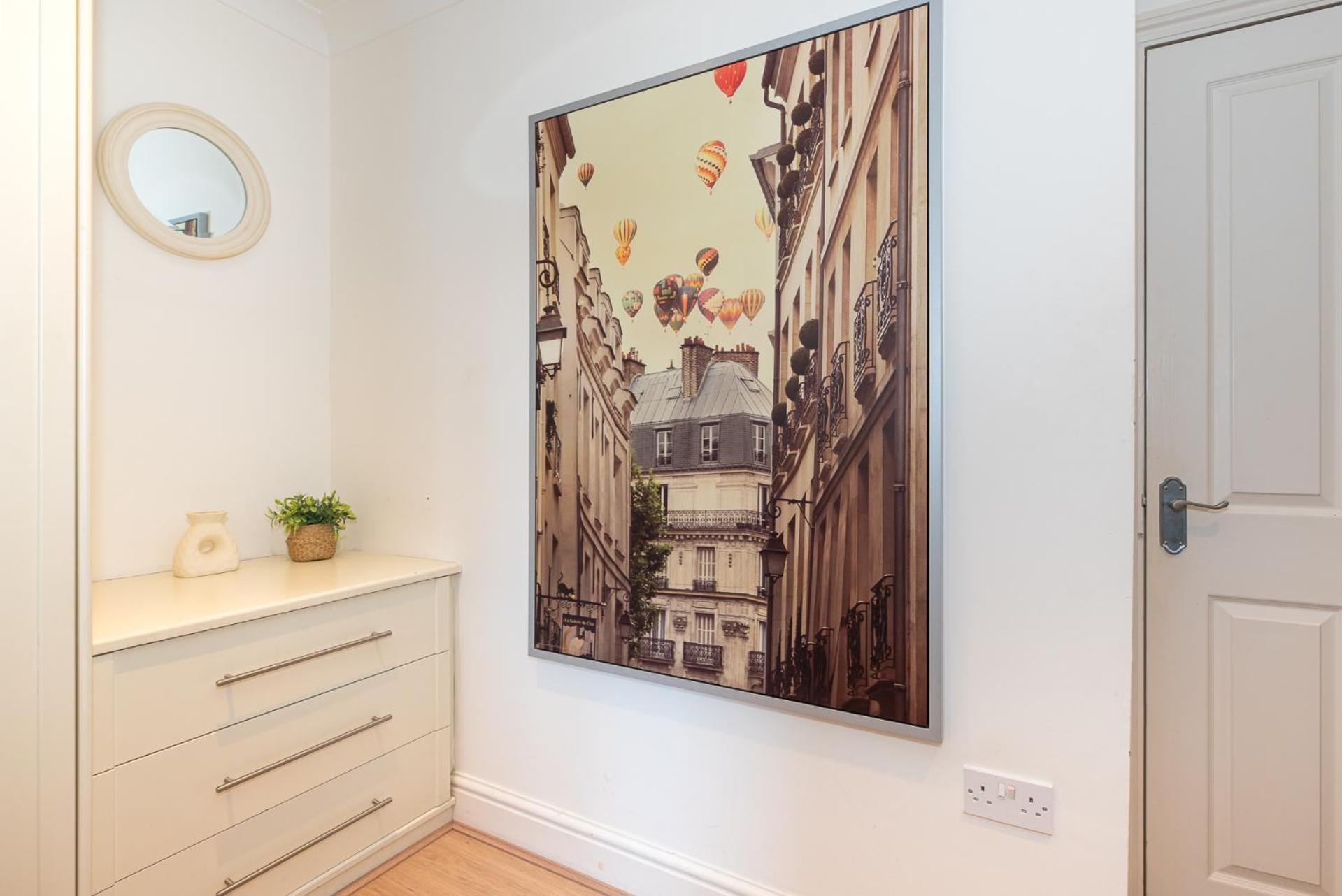 2-bedroom Flat In Embankment A Short Walk Away To Trafalgar Square Near Big Ben, Eye