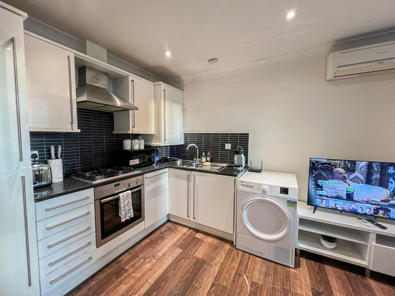 2-bedroom Flat In Embankment A Short Walk Away To Trafalgar Square Near Big Ben, Eye Apartment London