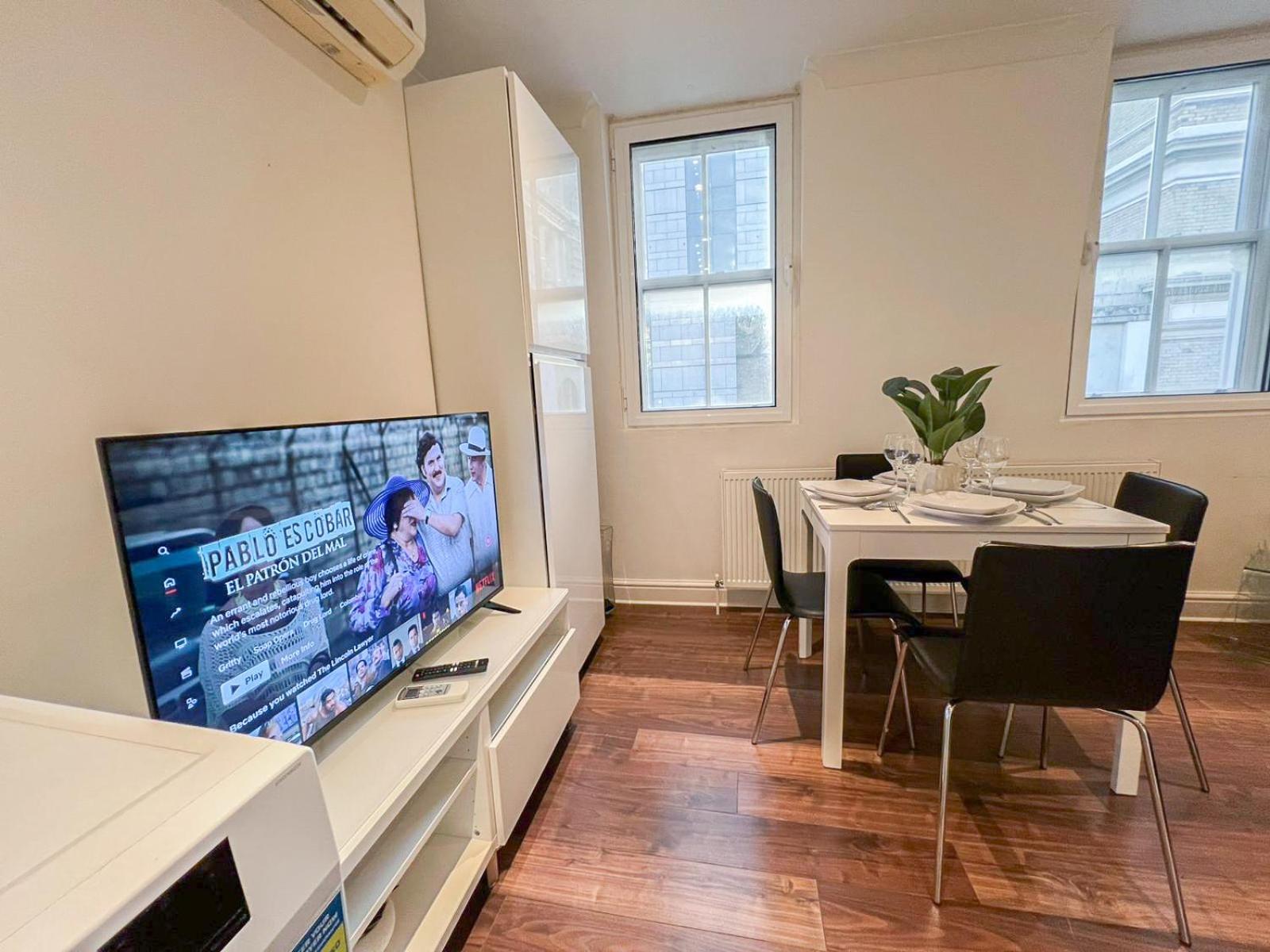 2-bedroom Flat In Embankment A Short Walk Away To Trafalgar Square Near Big Ben, Eye * London