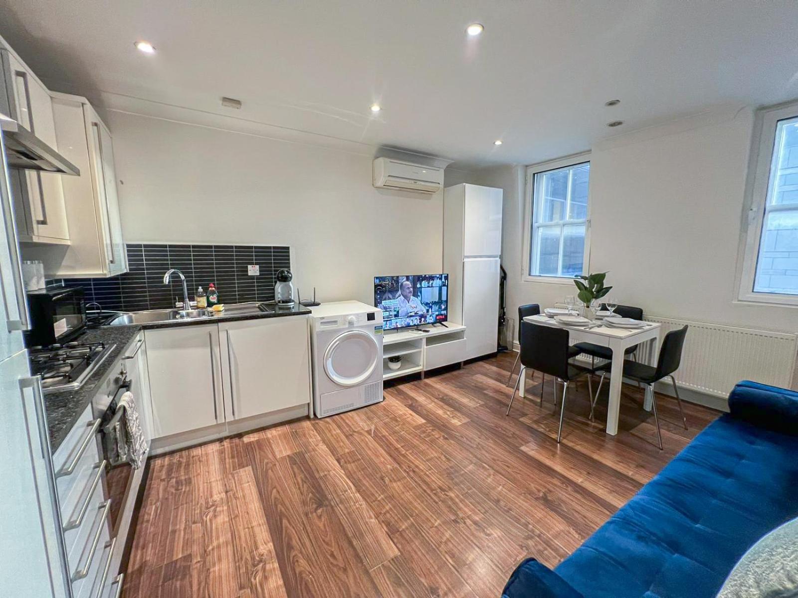 Apartment 2-bedroom Flat In Embankment A Short Walk Away To Trafalgar Square Near Big Ben, Eye *